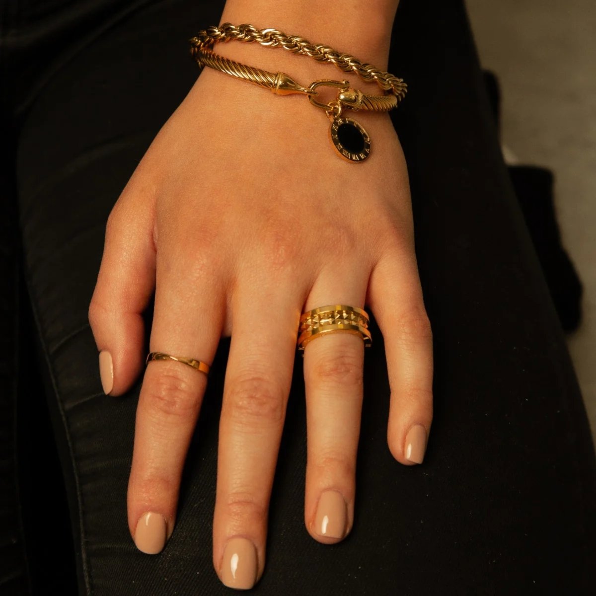 Onyx Pendant Bracelet 18K Gold Plated