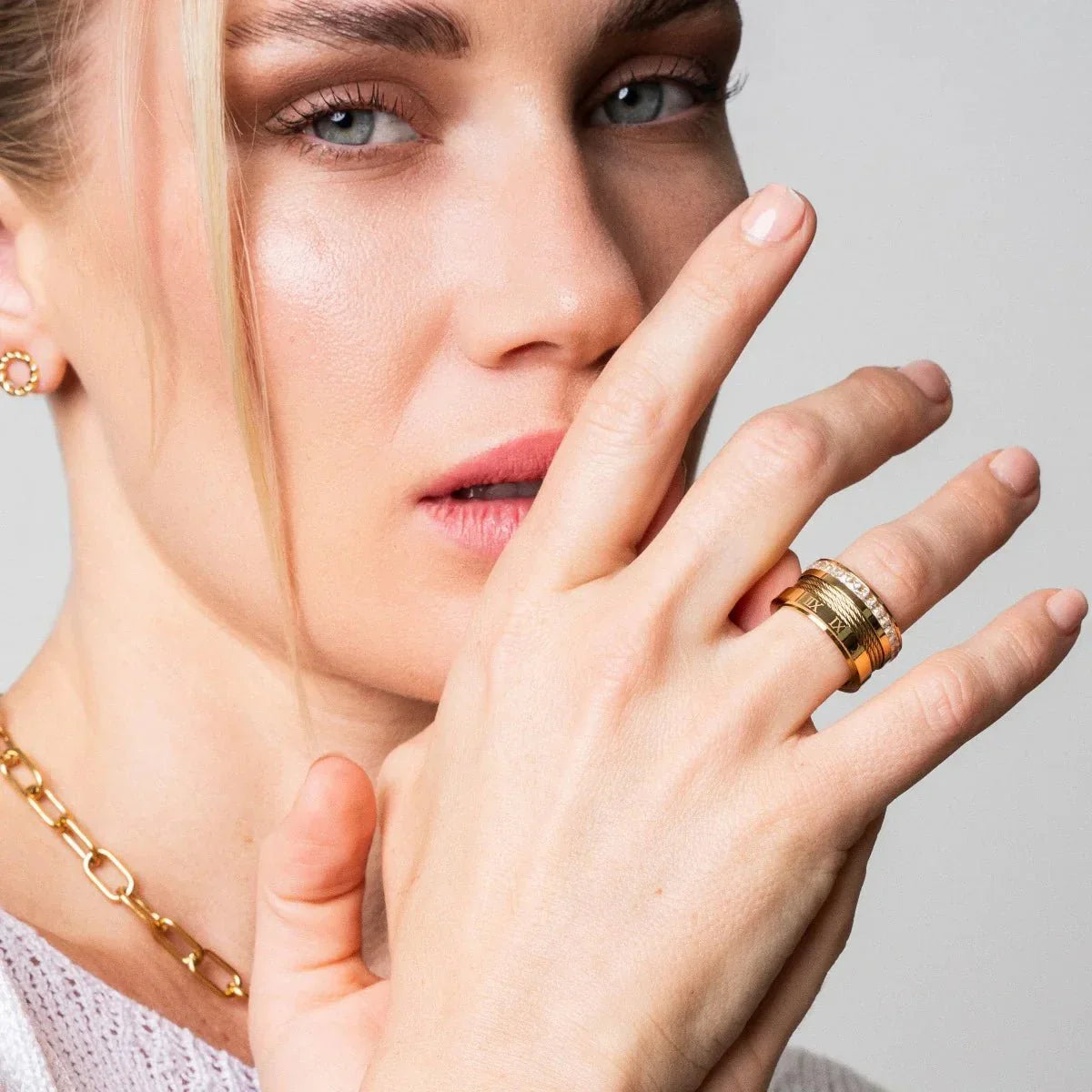 Ring Wire and Crystals 18K Gold Plated